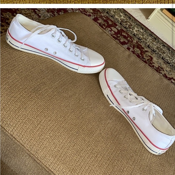 Converse All Star Women\'s White and Red Sneakers Like New